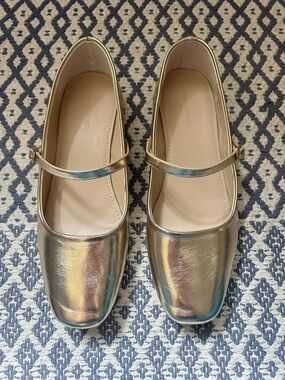 Banana Republic Metallic Gold Mary Jane Flats